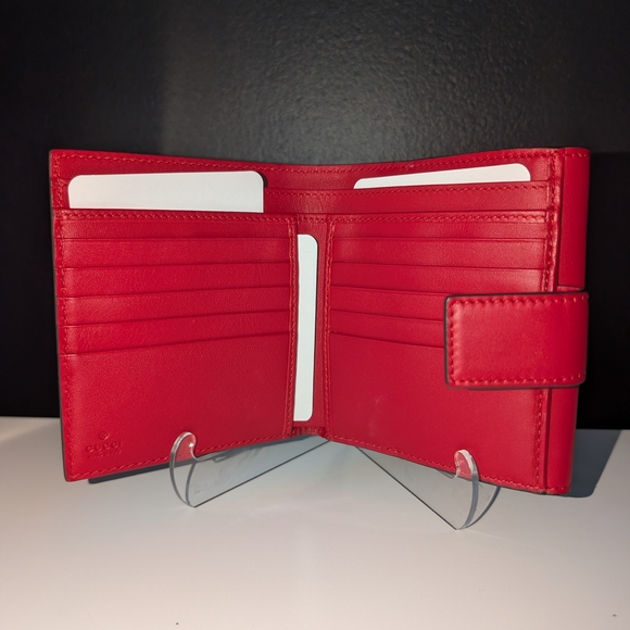 Authentic Gucci Calfskin French Flap Wallet in Hibiscus Red and Pink - Picture 7 of 10